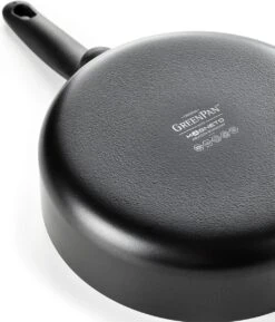 GreenPan Cambridge Hapjespan Met Deksel 28cm - Zwart - Inductie - PFAS-vrij -Aanbiedingen Keukengerei Winkel 1026x1200