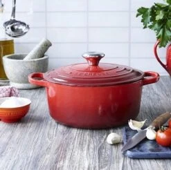 Le Creuset Signature Braadpan - 4,2 L - 24 Cm - Kersenrood -Aanbiedingen Keukengerei Winkel 1200x1197 8