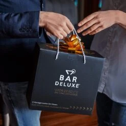 BarDeluxe® Gin Tonic Glazen - Gin Tonic Geschenkset - Handgeblazen - Gin Glazen - 2 Stuks - Gin Set - Kristal - Inclusief 2 Gin Glazen, Gin Tonic Lepel, Maatbeker, 2 RVS Rietjes & Receptenboekje -Aanbiedingen Keukengerei Winkel 1200x1200 1113