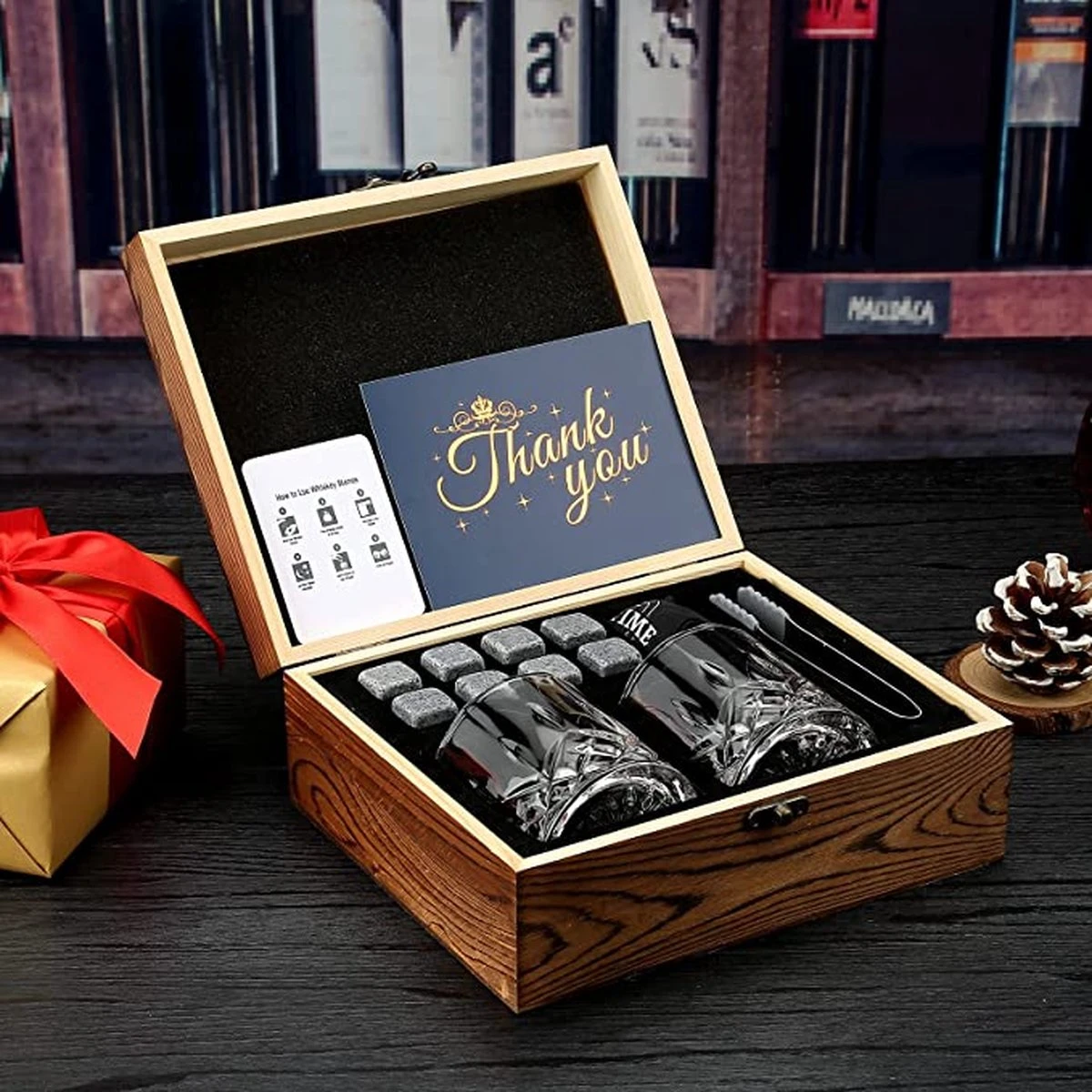 Olvy Whiskey Set Met 2 Whiskey Glazen En 8 Whiskey Stones - Incl. Opbergzakje, Onderzetters En Tang - Cadeauset - Luxe Whisky Set - Whiskey Glazen - Gift Set 2 Olvy Whiskey Set Met 2 Whiskey Glazen En 8 Whiskey Stones - Incl. Opbergzakje, Onderzetters En Tang - Cadeauset - Luxe Whisky Set - Whiskey Glazen - Gift Set - Afbeelding 2