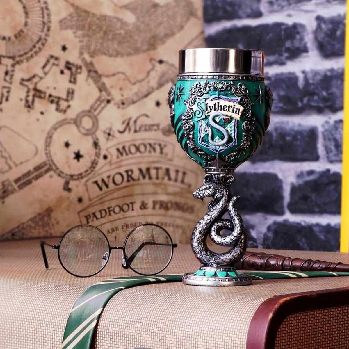 Nemesis Now - Harry Potter - Slytherin - Wijnkelk - Blauw - 19.5cm 9 Nemesis Now - Harry Potter - Slytherin - Wijnkelk - Blauw - 19.5cm - Afbeelding 9