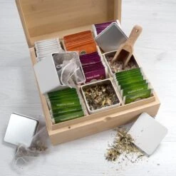 Theedoos Van ZENZYTEA® - Bamboe - Theedoos 9 Vaks - Inclusief 3 Theeblikken Voor Losse Thee - Geschikt Voor Grote & Kleine Theezakjes - Vierkant - Grote Vakken - Luxe Verpakking - Cadeau -Aanbiedingen Keukengerei Winkel 1200x1200 995