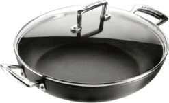 LE CREUSET - Les Forgees - Sauteerpan 2 Grepen 28cm 3,2L 7 LE CREUSET - Les Forgees - Sauteerpan 2 Grepen 28cm 3,2L -Aanbiedingen Keukengerei Winkel 1200x729 4