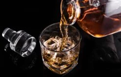 VDN Donella Whiskey Glazen Set Handgeblazen - 4 Whiskeyglazen – Tumbler - Loodvrij Kristal Glas -Aanbiedingen Keukengerei Winkel 1200x762