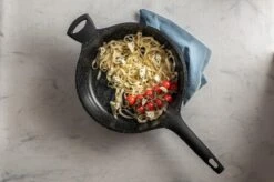 Sola Hapjespan Fair Cooking - Ø 28 Cm - Zwart/wit - Aluminium - Antiaanbaklaag 11 Sola Hapjespan Fair Cooking - Ø 28 Cm - Zwart/wit - Aluminium - Antiaanbaklaag -Aanbiedingen Keukengerei Winkel 1200x799 65