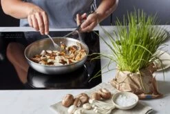 Demeyere Essential 5 RVS Koekenpan – Koekenpan Inductie - 24 Cm – PTFE-vrij 9 Demeyere Essential 5 RVS Koekenpan – Koekenpan Inductie - 24 Cm – PTFE-vrij -Aanbiedingen Keukengerei Winkel 1200x800 16