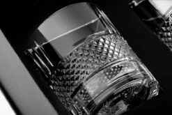 Kristal Superior Whiskey Glazen Set In Luxe Geschenkdoos By GDLF® - Whiskey Set - Hoogwaardig 100% Lood-Vrij Kristal - Made In Europa - Luxe Waterglazen - Gin Tonic Glazen - Cocktailglazen - Likeurglazen - Whisky Glazen - Cadeau Voor Man & Vrouw -Aanbiedingen Keukengerei Winkel 1200x801 16