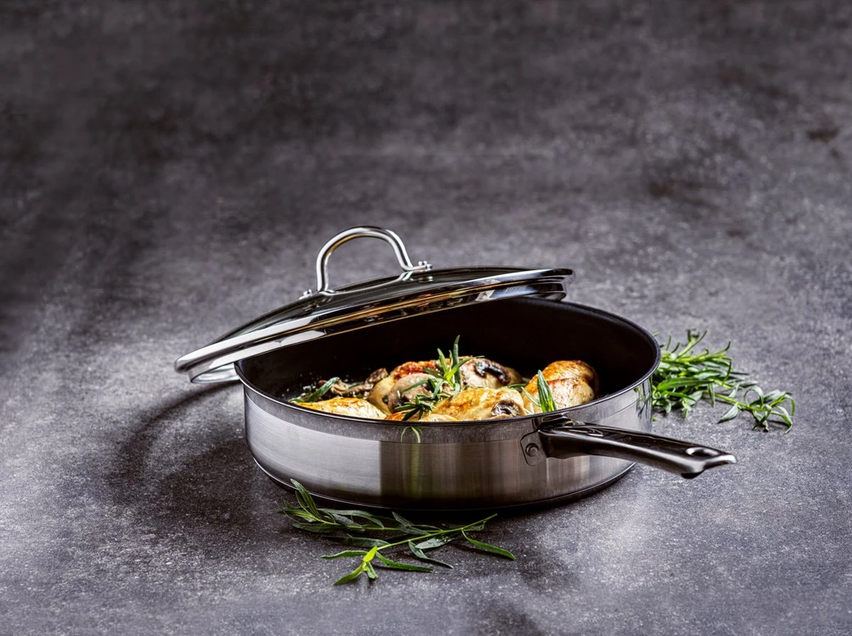 BK Allround Hapjespan Ø 28 Cm - Met Glazen Deksel - Inductie - PFAS-vrij 2 BK Allround Hapjespan Ø 28 Cm - Met Glazen Deksel - Inductie - PFAS-vrij - Afbeelding 2