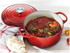 Le Creuset Signature Braadpan - 4,2 L - 24 Cm - Kersenrood -Aanbiedingen Keukengerei Winkel 1200x909