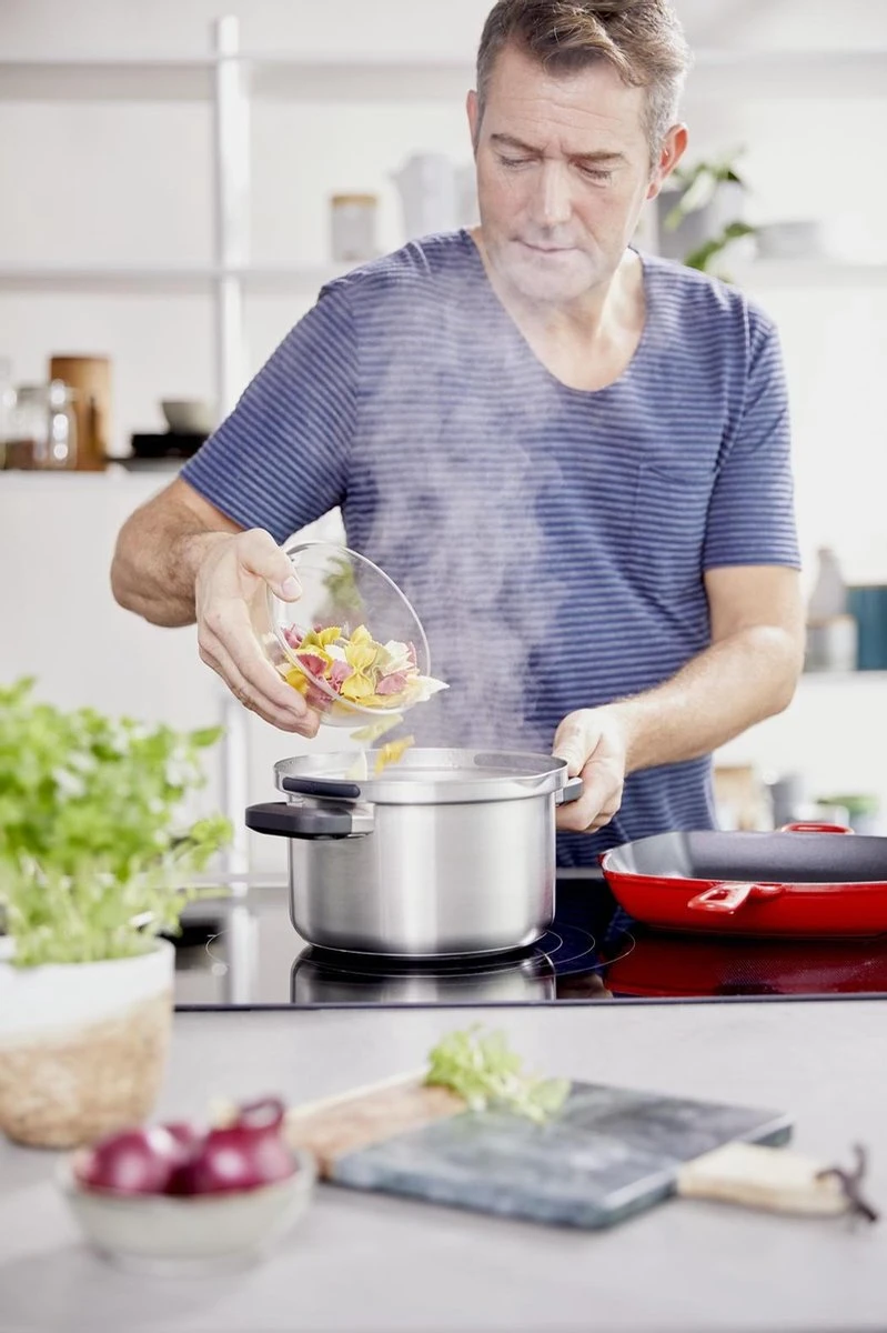 BK Flow Cool Pannenset - 4-delig – RVS Deksels - Veilig Afgietsysteem - Geschikt Voor Alle Warmtebronnen 5 BK Flow Cool Pannenset - 4-delig – RVS Deksels - Veilig Afgietsysteem - Geschikt Voor Alle Warmtebronnen - Afbeelding 5